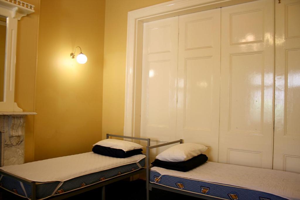 Glenelg Beach Hostel الغرفة الصورة