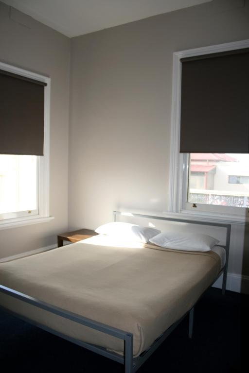 Glenelg Beach Hostel الغرفة الصورة