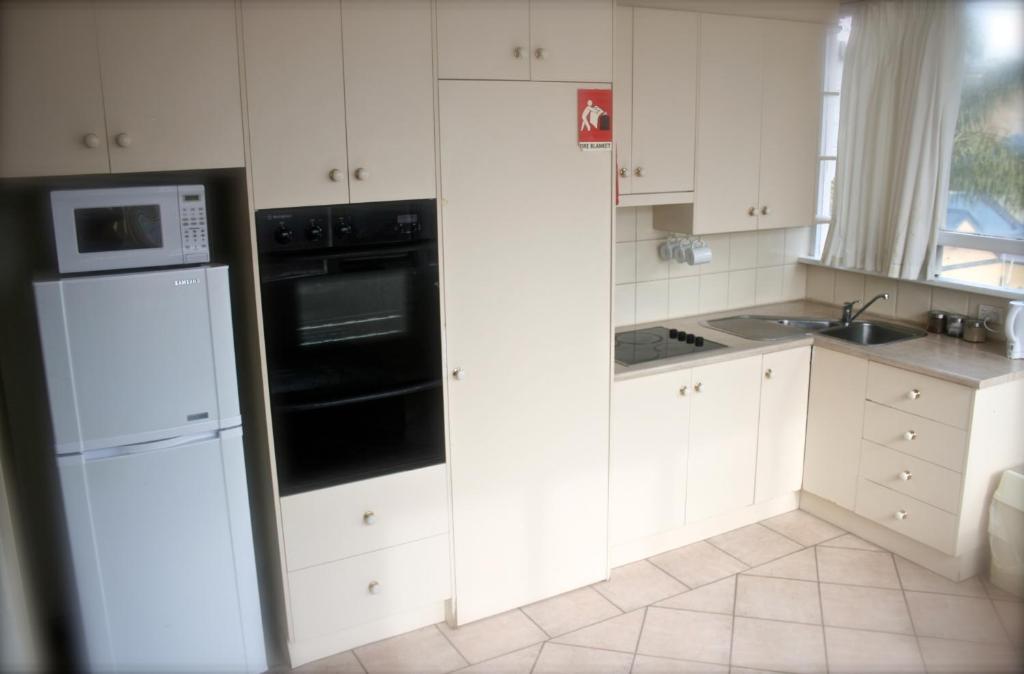 Glenelg Beach Hostel الغرفة الصورة
